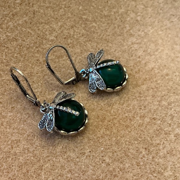 Beautiful pair of Dragonfly Earrings! BN - Picture 1 of 2
